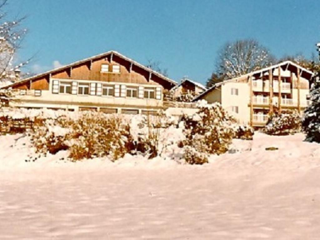 Village Vacances Les Alerions Talloires Exterior photo